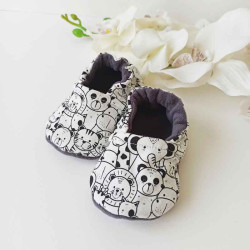 Chaussons souples bébé en tissu noir et blanc animaux semelles antidérapantes