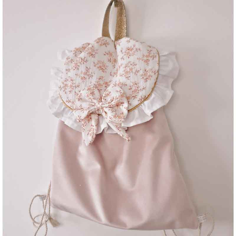 Sac à dos pochon en velours rose et double gaze fleurie personnalisable