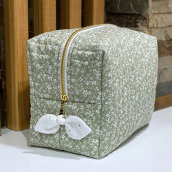 Trousse de toilette femme à fleurs blanches