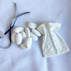 Pochon à dragées blanc en broderie anglaise