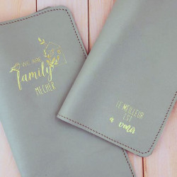 Protège livret de famille en cuir personnalisé bleu clair or