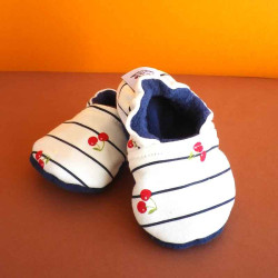 Chaussons bébé enfant en tissu marin à motifs cerise