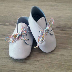 Chaussons à lacets bébé en cuir rose