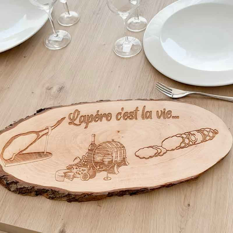 Planche ovale rondin de bois personnalisée