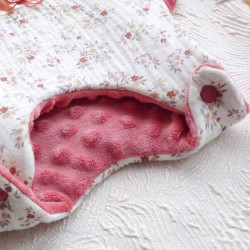 Gigoteuse fille d'hiver en double gaze de coton fleurie
