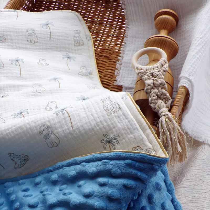 couverture bébé d'hiver personnalisée en double gaze imprimée et tissu minky