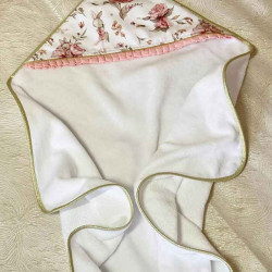 Cape de bain bébé à volants fille