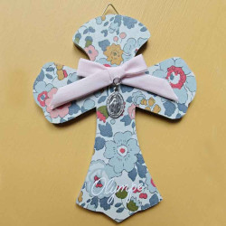 Croix cadeau de baptême personnalisée