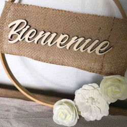 Couronne en bois décorative bienvenue