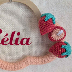 plaque nuage fraises crochet bébé