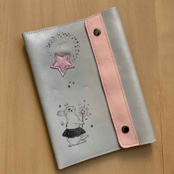 Protège carnet de santé personnalisé en cuir lapine fille